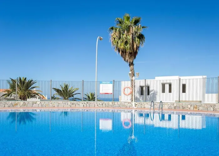 Sea & Pool View In Апартаменты